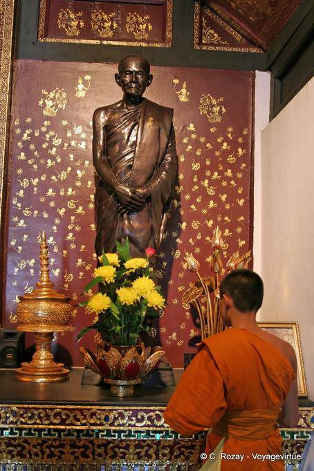 A monk statue, Wat Chedi Luang, Chiang Mai - Thailand