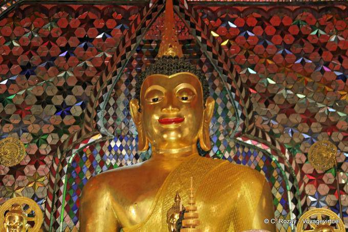 Smiling golden Buddha, Wat Doi Suthep, Chiang Mai - Thailand