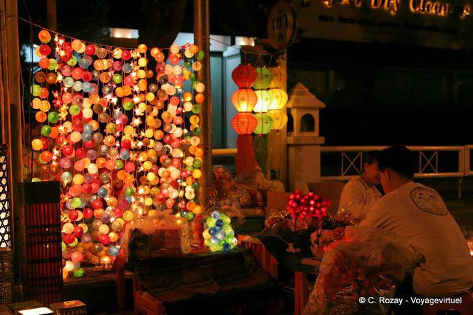 Trade multicolored, Wat Phra Singh, Chiang Mai - Thailand