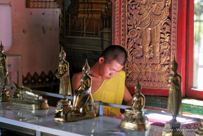 Studious monk Wat Phra Singh, Chiang Mai - Thailand