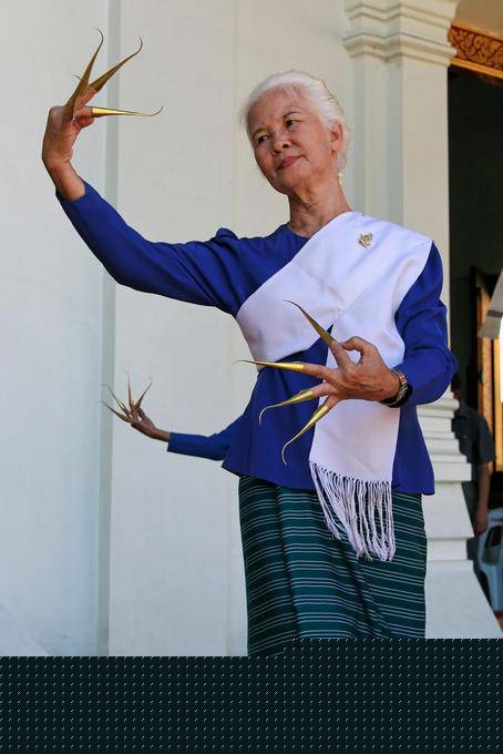 Dancer hands, Wat Phra Singh, Chiang Mai - Thailand