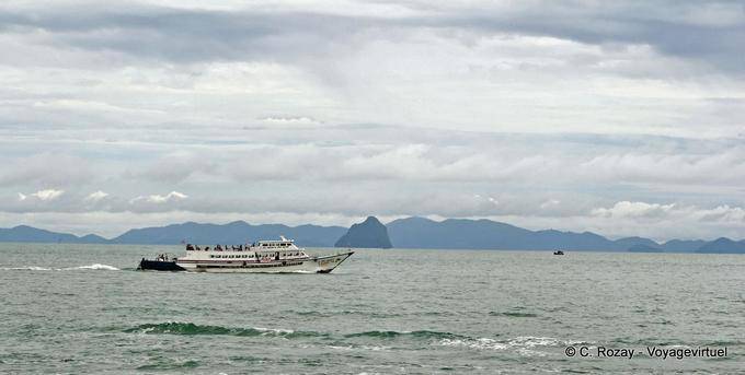 Navigation on the Andaman Sea, Koh Phi Phi - Thailand