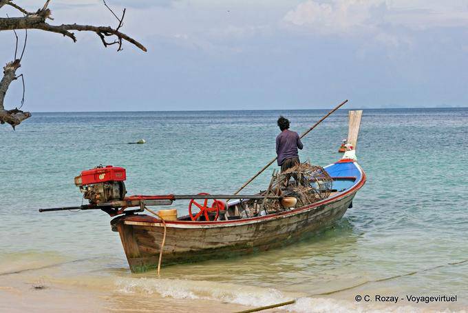 Departure to fishing, Koh Phi Phi - Thailand