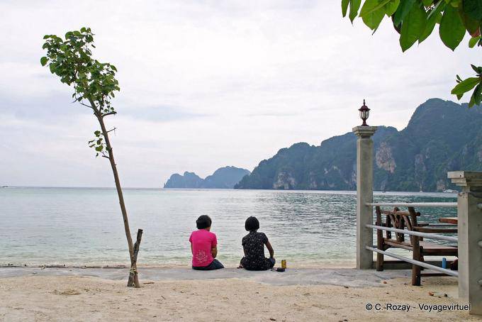 Leisure at dusk, Koh Phi Phi - Thailand