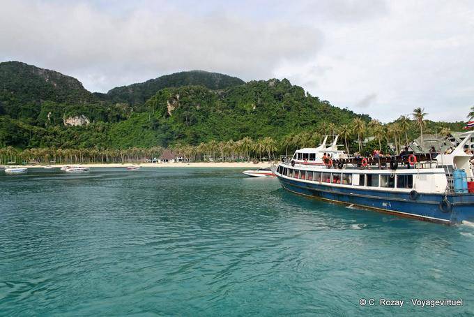 Arrival of the tourist boat, Koh Phi Phi - Thailand