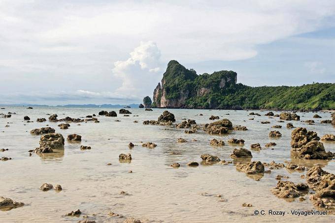 Low tide on Hin Khom Beach, Koh Phi Phi - Thailand