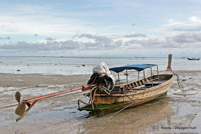 Long tail at low tide, Koh Phi Phi - Thailand