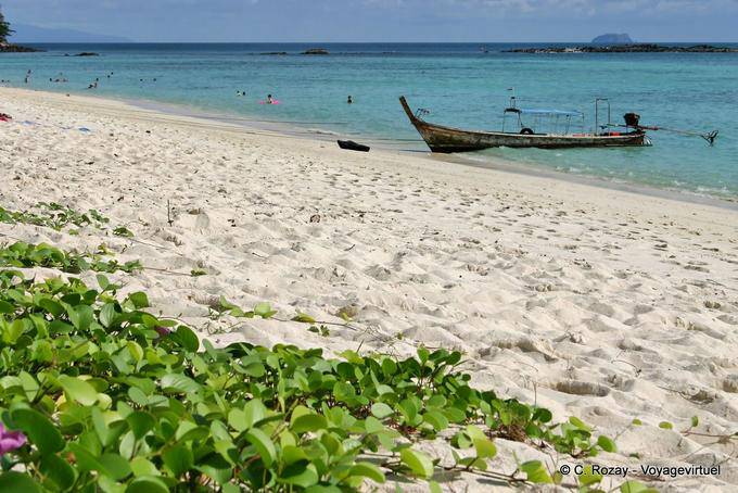 White sand on Long Beach, Koh Phi Phi - Thailand