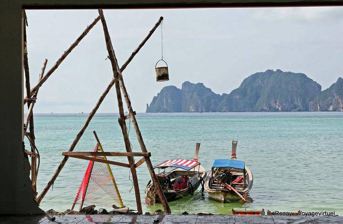 Long queues waiting boats, Koh Phi Phi - Thailand