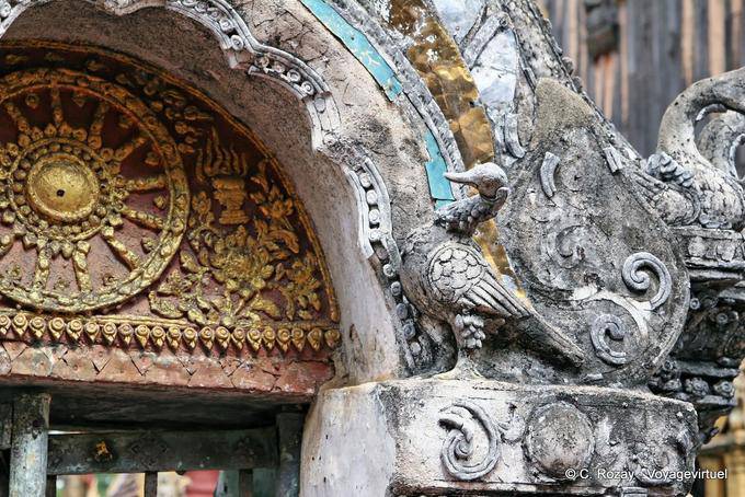 Pigeon Stone, Wat Phra That Lampang Luang - Thailand