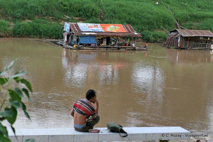Houses on the Nan River, Phitsanulok - Thailand