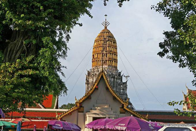 View from the temple Sri Rattana Mahathat market, Phitsanulok - Thailand