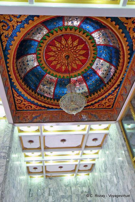 The maximum Chaitararam Wat (Wat Chalong), Phuket - Thailand