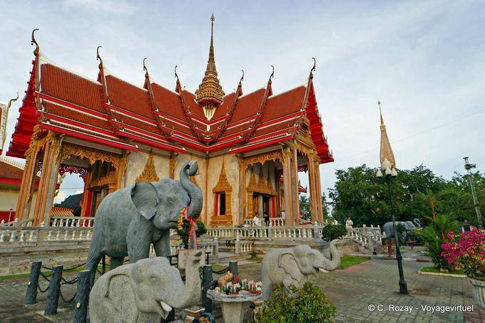 Elephants in front of the viharn of Wat Chalong, Phuket - Thailand
