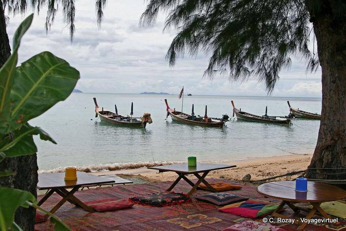 Relax on the beach, Phuket Chalong - Thailand