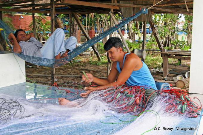 Rest and work of fishermen, Phuket - Thailand