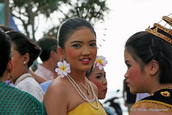Girl with flowers and necklace, Festival Patong, Phuket - Thailand