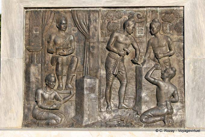 Bas-relief, stonecutter, Sukhothai - Thailand