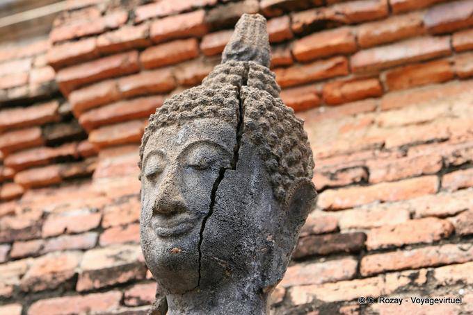 Fracture, Sukhothai, Wat Mahathat - Thailand