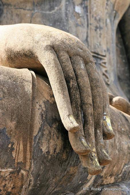 Gold leaf nails, Sukhothai, Wat Mahathat - Thailand