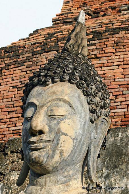 The smile nirvana, Sukhothai, Wat Mahathat - Thailand