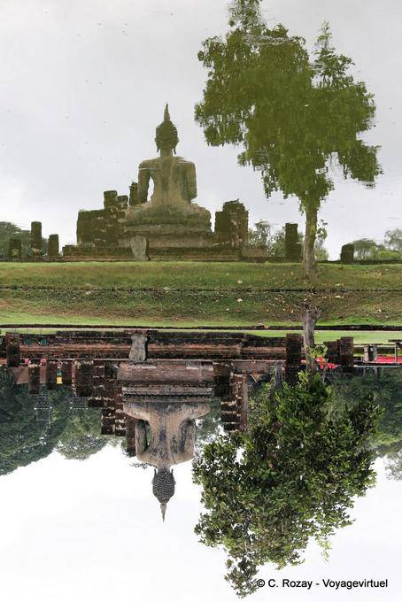 Buddhist reflection, Sukhothai, Wat Mahathat - Thailand