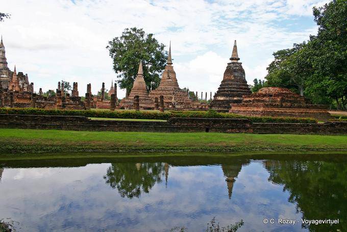Chedis bell, Sukhothai, Wat Mahathat - Thailand