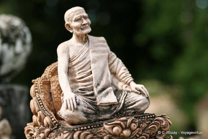 Statue of a sage, Sukhothai, Wat Mahathat - Thailand