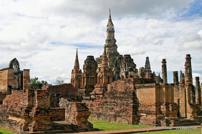 Sukhothai, Wat Mahathat, Ramkhamhaeng Royal Grand Shrine - Thailand
