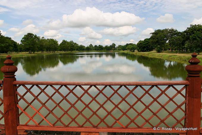 The bridge of the tank, Sukhothai, Wat Phra Pai Luang - Thailand