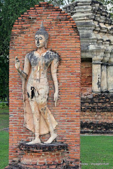 Sukhothai, Wat Trapang Ngoen, Abhaya Mudra - Thailand
