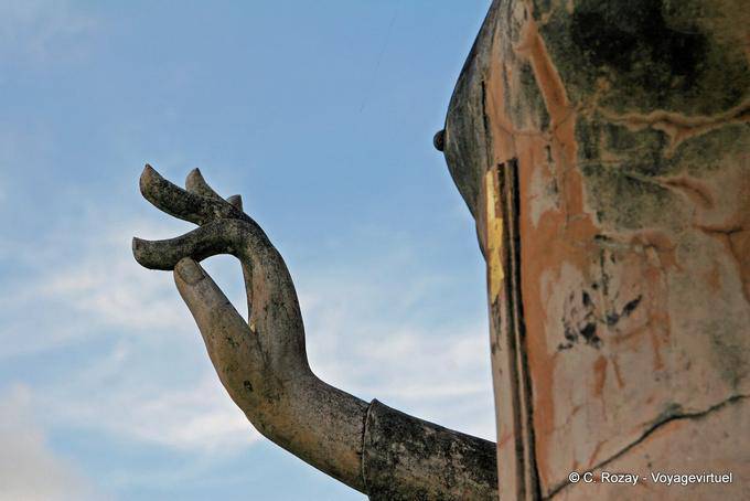 Close-up on hand Buddha, Sukhothai, Wat Trapang Ngoen - Thailand