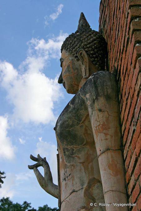 Buddhist statue in profile, Sukhothai, Wat Trapang Ngoen - Thailand