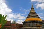 A chedi 45 m Wat Phra That Lampang Luang (Lampang), Thailand.