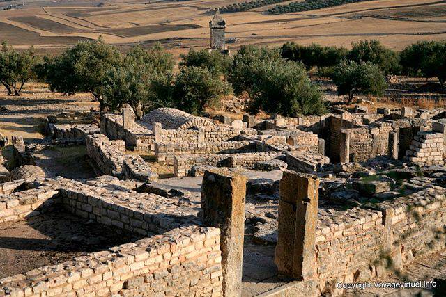 Dougga, cisterns and baths to the Libyan-Punic Mausoleum - Tunisia