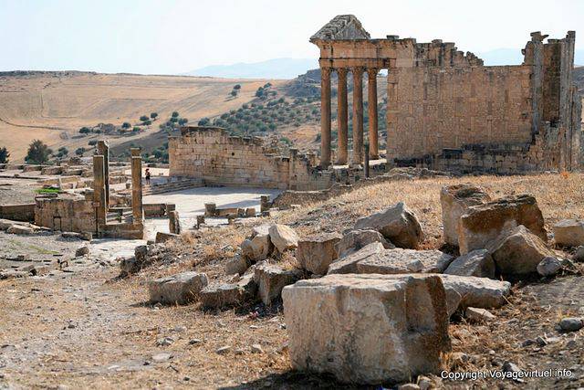 Dougga, instead of the Rose of the Winds - Tunisia