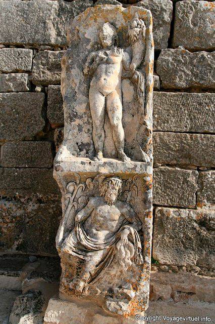 Dougga, sculpture on the square of the Rose of the Winds - Tunisia