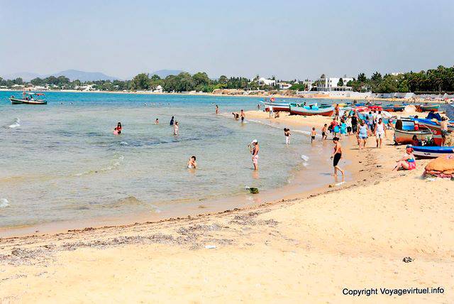 Hammamet, swimming on the public beach - Tunisia