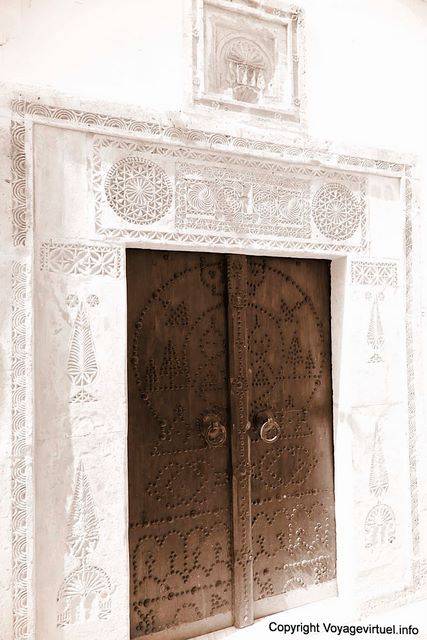 Hammamet, carved decoration of a doorway (sepia) - Tunisia