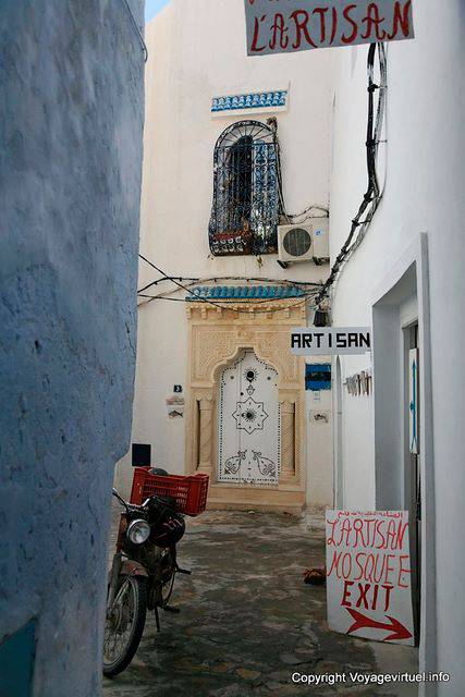Hammamet, mix of styles in an alley in the medina - Tunisia