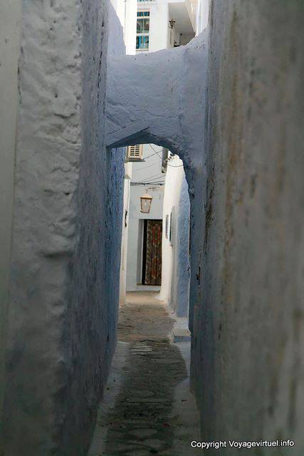 Hammamet, a narrow street in the medina - Tunisia