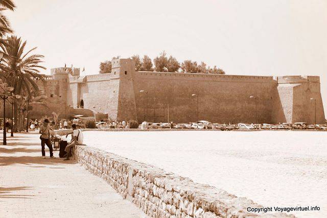 Hammamet, sepia walls of the medina - Tunisia