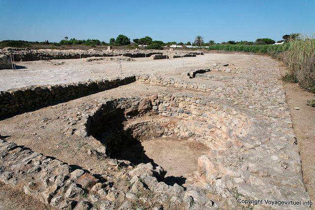 Kerkuane, ongoing excavations at the site periphery - Tunisia