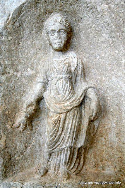 Maktar, detail of a stele, stone woman - Tunisia