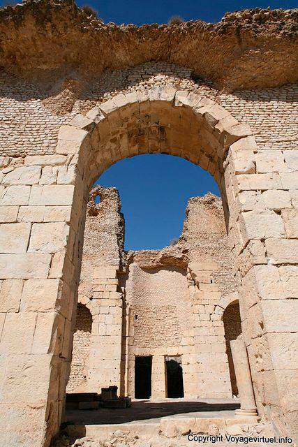 Makthar, Grands Thermes South, the frigidarium - Tunisia
