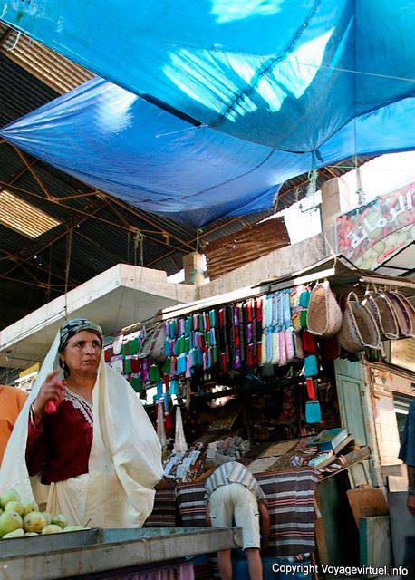 Sfax, a woman at the market - Tunisia