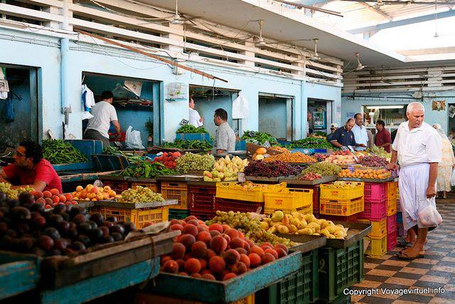 Sfax, fruit market - Tunisia