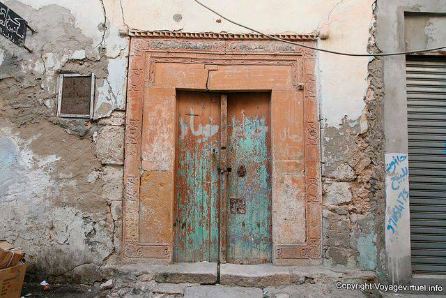 Sfax, old massive door - Tunisia