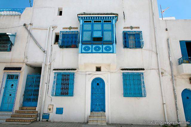 Tunisian blue moucharabiehs, Sidi Bou Said - Tunisia