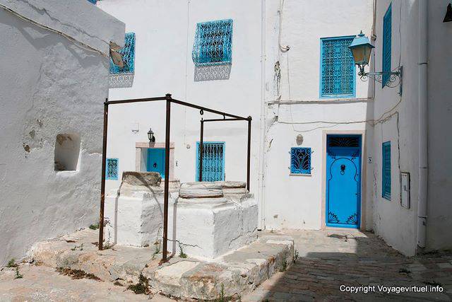 Sidi Bou Said, wells or columns Truncated - Tunisia